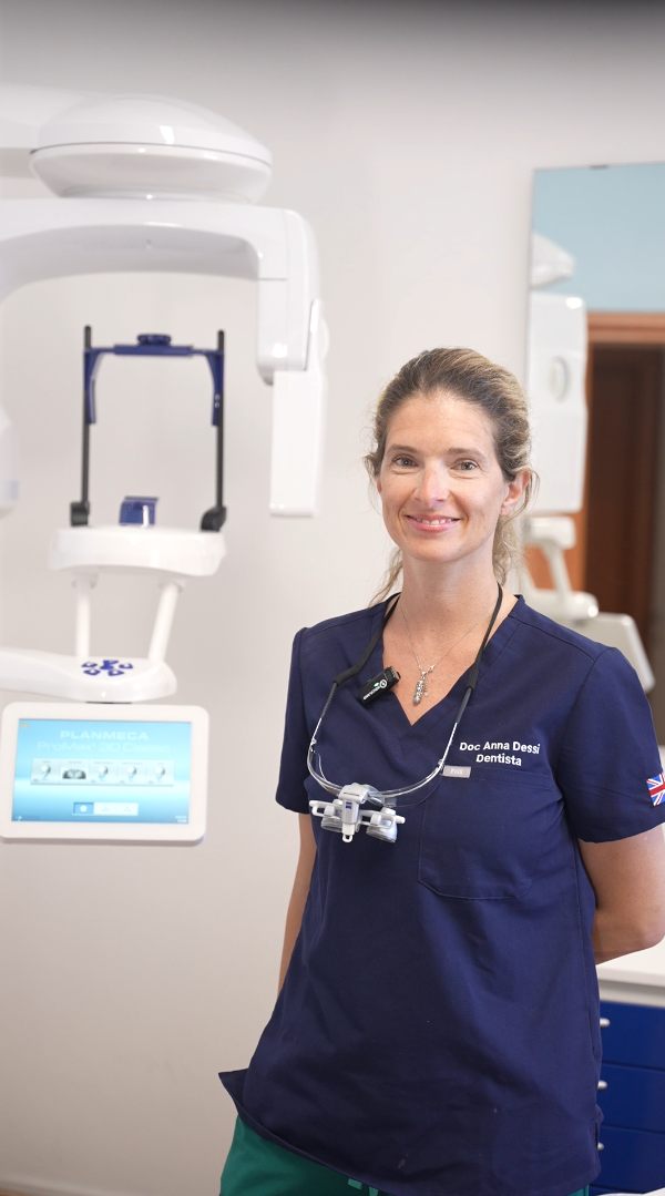 Dr Annapaola Dessì next to the Planmeca 3D imaging unit in her Cagliari practice